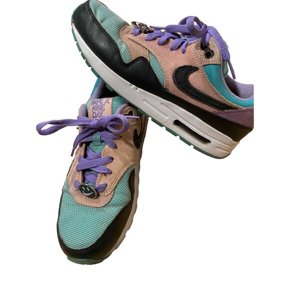 Nike Air Have a Nike Day Smiley Face Women’s 8 purple multicolor - Picture 1 of 8